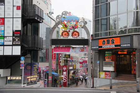 Tokyo, Japan - April 13, 2015: Takeshita Street is a pedestrian street lined with fashion boutiques, cafes and restaurants in Harajuku, Tokyo, Japan.のeditorial素材