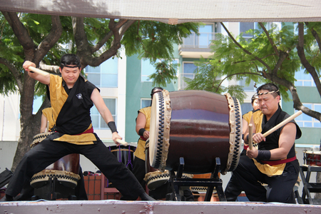 Los Angeles, California, USA - August 16, 2015: Japaneses are performing Japanese percussion instruments at Nisei Week Japanese Festival in Little Tokyo, Los Angeles.のeditorial素材