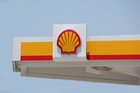 Los Angeles, California - June 2, 2015: Royal Dutch Shell Plc or Shell is an Anglo-Dutch multinational oil and gas company. It is the fourth largest company in the world as of 2014, in term of revenue.のeditorial素材
