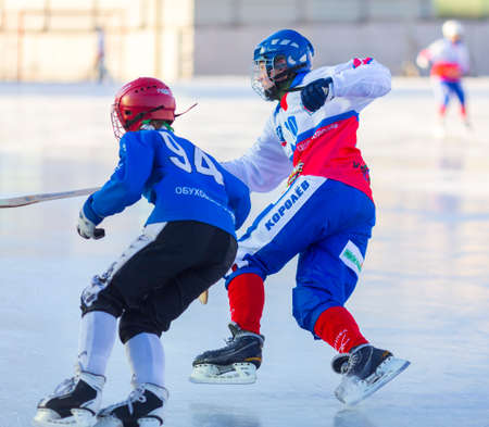 RUSSIA, OBUKHOVO - NOVEMBER 17, 2018: Moscow region bandy championship. BC Obukhovo - BC Vympel 1:2のeditorial素材