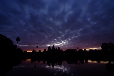 Silhouette of Angor Wat temple in the sunriseの写真素材