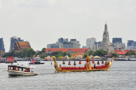 BANGKOK, THAILAND â  17 OCTOBER 2019 : Big training of the Royal Barges Procession, the last royal ceremony of the Royal Coronation Ceremony Of King Rama X.のeditorial素材
