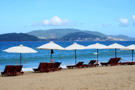 NHA TRANG, VIETNAM â 29 FEBRUARY 2020 : nha trang beach behind is an Vinpearl Landのeditorial素材