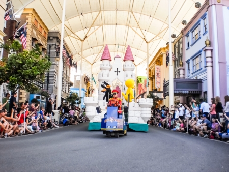 March 27, 2012 -  Cartoon parade at Movie world in Gold coast of Queensland,Australia. Movie world is one of the most popular fun park in Queensland のeditorial素材