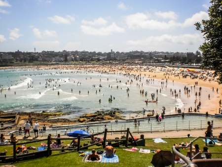 SYDNEY-DECEMBER 25 People relaxing at  Bondi beach in  Sydney,Australia on 25 December 2012  Bondi beach is one of a famous beach in the world のeditorial素材