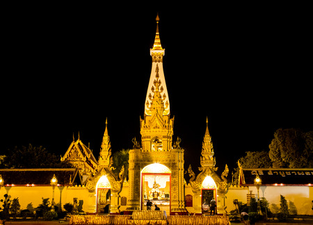 Tatpranom pagoda in the night time.の写真素材
