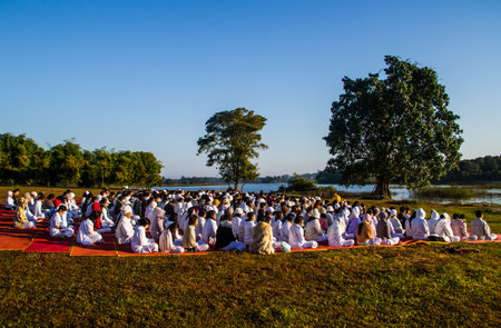 Chiang rai,Thailand-December 31,2014: V. Vajiramedhi leading buddhism for meditation in Rai Cherntawan meditation center. V. Vajiramedhi is Thailand celebrity monk .のeditorial素材