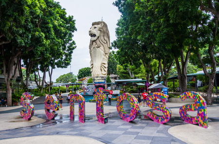 SINGAPORE - AUGUST 30,2016: Sentosa Merlion in Sentosa island,Singapore view on August 30,2016.Sentosa Merlion is the largest Merlion in Singapore.のeditorial素材