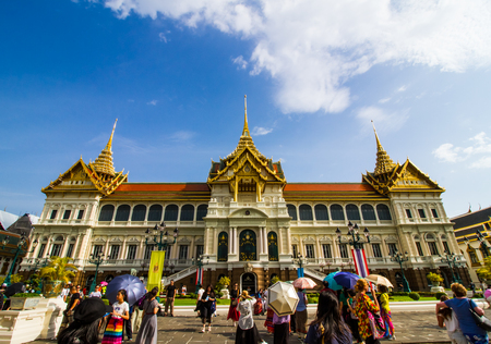 BANGKOK THAILAND- OCTOBER 17 : Tourist walking pass in front of Chakri Maha Prasat at grand palace (wat prakaew) important destination landmark on October 17,2016 in Bangkok Thailand.のeditorial素材