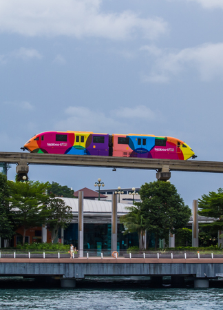 SINGAPORE-AUGUST 30: Sentosa Express monorail train connecting Harborfront and Sentosa Island in Singapore view on August 30,2016.のeditorial素材