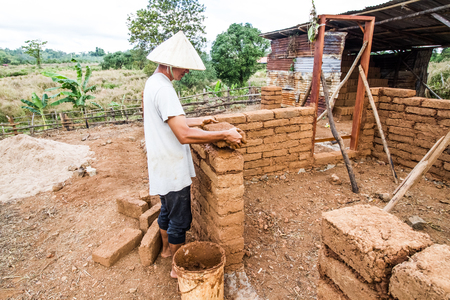 How to make earthen house.の写真素材