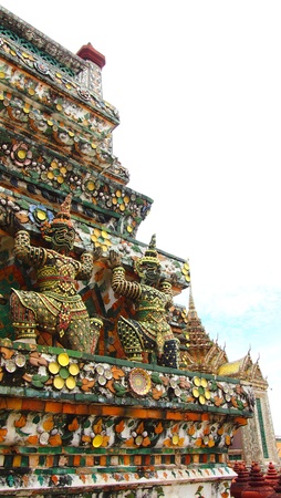 Hanuman shows around the pagoda in the Thai sculpture.の素材