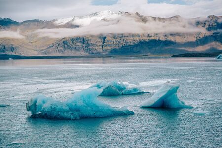Jokulsarlon lagoon, Beautiful cold landscape picture of icelandic glacier lagoon bayの写真素材