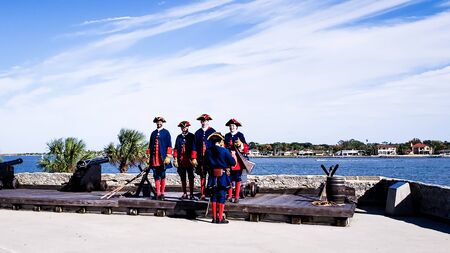 Saint Augustine, Florida, The United State - Nov 3, 2018 : The soldiers in traditional Spanish Clothes show to shooting cannon at the Castillo San Marcos is one of the oldest America cities.のeditorial素材