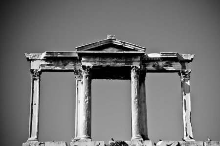 Black and white image of the Arch of Hadrian in Athens, Greeceの写真素材