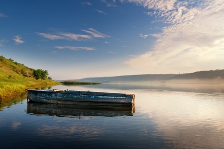 one morning across the riverの写真素材