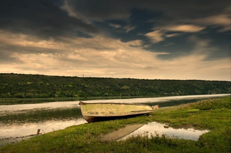 sunrise over the riverの写真素材