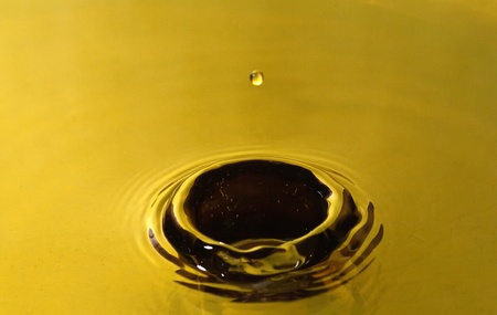 The round transparent drop of waterの写真素材
