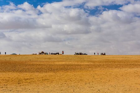 Cairo, Egypt - December 8, 2018: people on a Giza plateau, Cairo. Egyptのeditorial素材