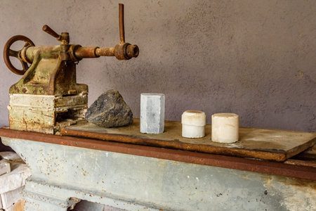 Lathe machine for manufacturing onyx products in a workshop in Turkey