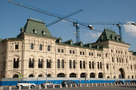 Construction cranes is in the center of Moscow, Russiaのeditorial素材