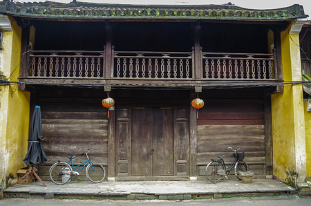 HOI AN, VIETNAM - January  7, 2015:  Old traditional chinese wooden house in Hoi An ancient town, Vietnam.Hoi An, Vietnamのeditorial素材