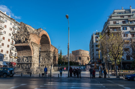 Thessaloniki, Grecee -January 3,2018: Arch of Galerius (or Kamara) and Rotundaのeditorial素材