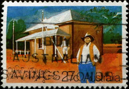 AUSTRALIA - CIRCA 1982  A stamp printed in Australia  shows Old Post and Telegraph Station, Alice Springs, circa 1982 のeditorial素材