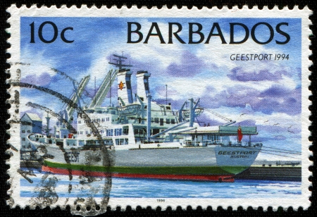  EGYPT - CIRCA 1970: A stamp printed in Egypt shows Mask of Tutankhamun, circa 1970 のeditorial素材