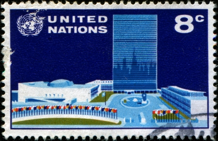 UNITED NATIONS - CIRCA 1971: A Stamp printed in United Nations - New York Headquarters shows U.N. H.Q., New York , circa 1971のeditorial素材
