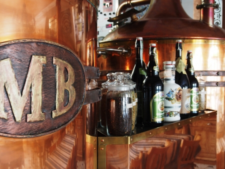 UKRAINE, LUGANSK - JANUARY 26, 2014: Interior of brewery.
Beer lovers club meets monthly symbols in various pubs town. Men bring to meetings beer mats, labels and stoppers. They tasts new beers, discuss them and changing souvenirs.のeditorial素材