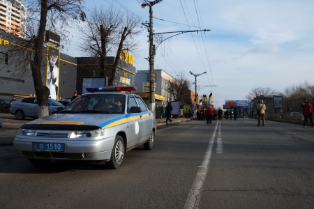 UKRAINE, LUGANSK - JANUARY 12, 2014: Religious procession dedicated to the 380th anniversary of Pereyaslavska Radaon the street of cityのeditorial素材