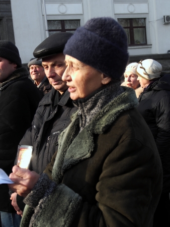 UKRAINE, LUGANSK - JANUARY 12, 2014: Religious procession dedicated to the 380th anniversary of Pereyaslavska Radaon the street of cityのeditorial素材
