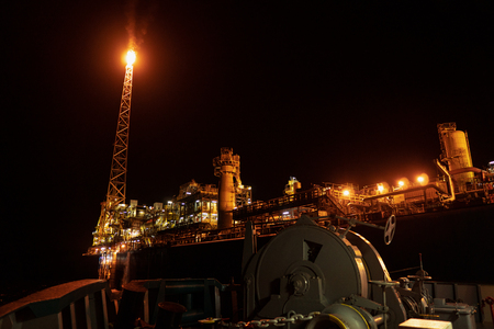 FPSO tanker vessel near Oil platform Rig.の写真素材
