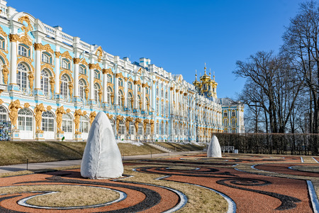 ST PETERSBURG, RUSSIA - march 16, 2015: Catherine Palace with Orthodox Church of the Resurrection golden domes in Tsarskoe Selo (Pushkin), St. Petersburg, Russia.のeditorial素材