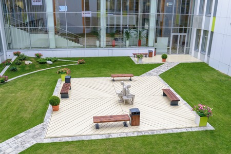 Moscow, Russia - July 07, 2016: Sculpture of students boy and girl in the patio of the main building of the Russian Economic University of Plekhanovのeditorial素材