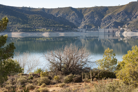 Views of Buendia Reservoir, in the upper waters of the river Tagus, Cuenca, Castilla La Mancha, Spain. The surface area of the reservoir measures 8,194 hectares, and it can hold a total of 1,638 cubic hectometres.のeditorial素材