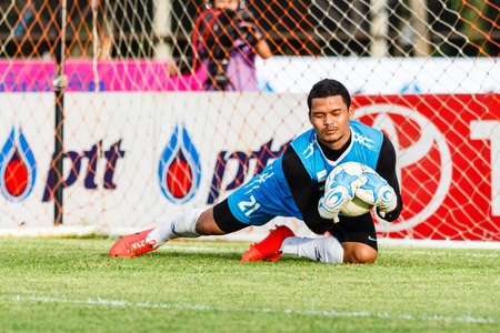 SISAKET THAILAND-JUNE 21: Nattapol Krobyoo of Singhtarua FC. in action during a training ahead Thai Premier League between Sisaket FC and Singhtarua FC at Sri Nakhon Lamduan Stadium on June 21,2014,Thailandのeditorial素材