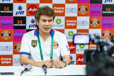 SISAKET THAILAND-FEBRUARY 18: Chalermwoot Sa-Ngapol head coach of Sisaket FC at a press conference after the match between Sisaket FC and BEC Tero at Sri Nakhon Lamduan Stadium on February 18,2015,Thailandのeditorial素材