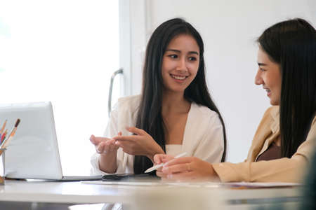 Businesswoman teamwork meeting to discuss the investment.