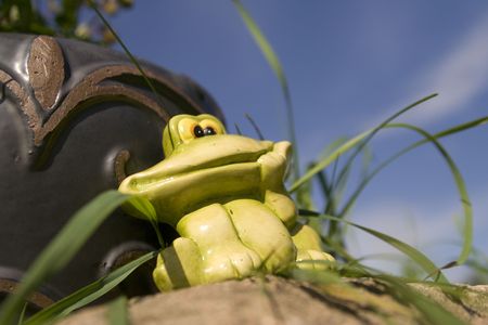 frog sculpture in the gardenの写真素材