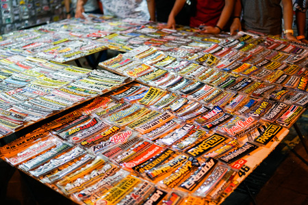 JOHOR,MALAYSIA - FEBRUARY 2019 : Street scene of massivepeople at Pasar Karat or car boot sale market during chinese new year holiday in Johor Baharu, Johor. - Imageのeditorial素材