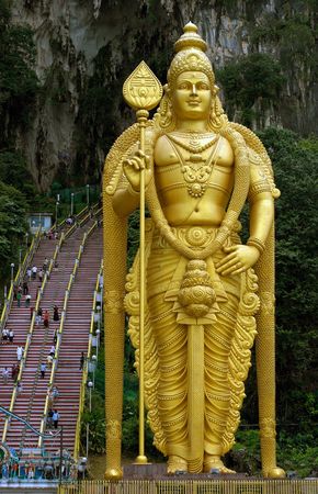 Statue of Lord Murugan with steps leading to Batu Cavesの写真素材
