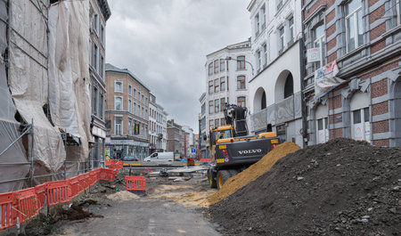 Liege. Wallonia - Belgium 31-10-2021. New tram tracks. Laying tram rails in the city of Liegeのeditorial素材