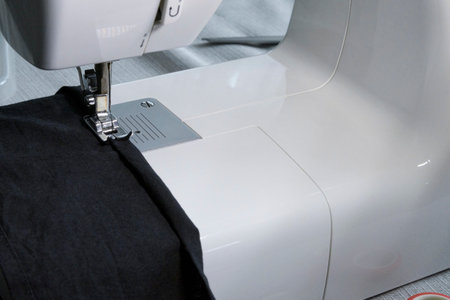 Free smooth space at the household sewing machine for the unhindered passage of fabric stuff....