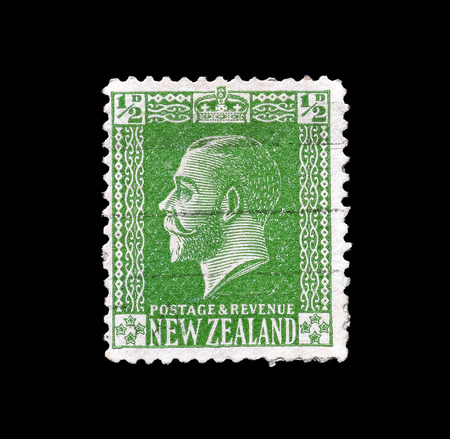NEW ZEALAND - CIRCA 1915 : Postage stamp printed by New Zealand, that shows portrait of king George V.のeditorial素材