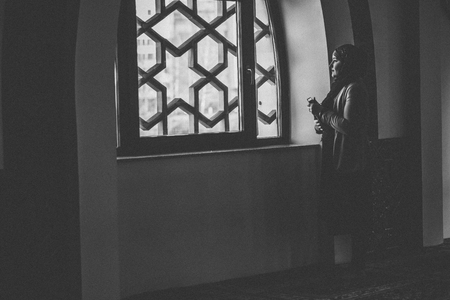 Humble Muslim girl prayingの写真素材