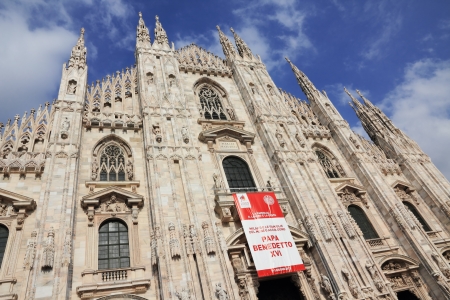 MILAN, ITALY - JUNE 3: the pope celebrates seventh World Meeting of Families in Piazza Duomo in Milan on June 3, 2012 in Milan, Italy.のeditorial素材
