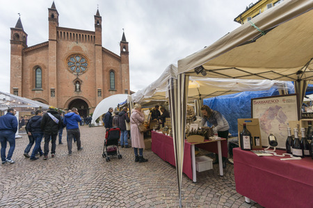 Alba, Italy - November 4, 2018: Tourists at the Truffle mushrooms fair and street market of Alba, Piedmont.のeditorial素材