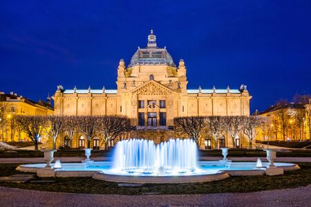 Croatia, city of Zagreb, art pavilion and fountain in the night, long exposureのeditorial素材
